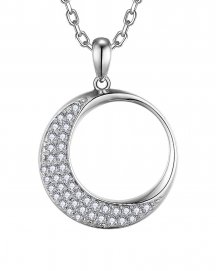 CRESCENT MOON DIAMOND PENDANT (TP3433)