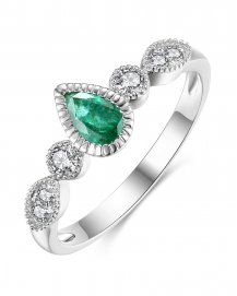 PEAR EMERALD DIAMOND RING (TR3800)