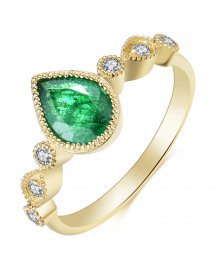 PEAR EMERALD DIAMOND RING (TR3973)