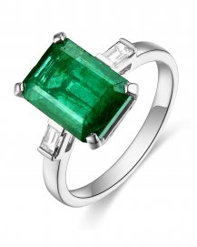 EMERALD CUT DIAMOND RING (TR4617)
