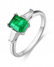 EMERALD CUT DIAMOND RING (TR4986)