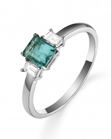 EMERALD CUT DIAMOND RING (TR5249)