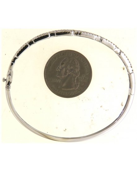 BAGUETTE DIAMOND BANGLE BRACELET (TB719)