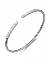BAGUETTE DIAMOND CUFF STYLE BANGLE BRACELET (TB795)