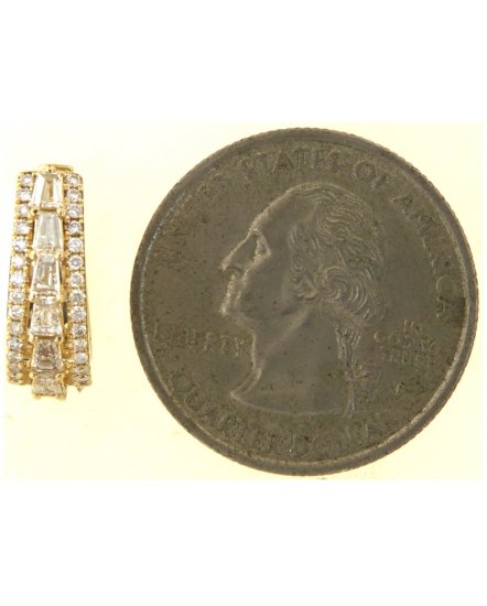 BAGUETTE DIAMOND HUGGIES (TE1766)