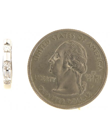 THREE STONE DIAMOND HUGGIES (TE1881)