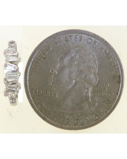 BAGUETTE DIAMOND HUGGIES (TE1966)