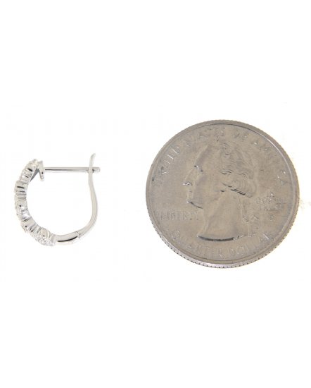 CLOVER STYLE DIAMOND HUGGIES (TE756)