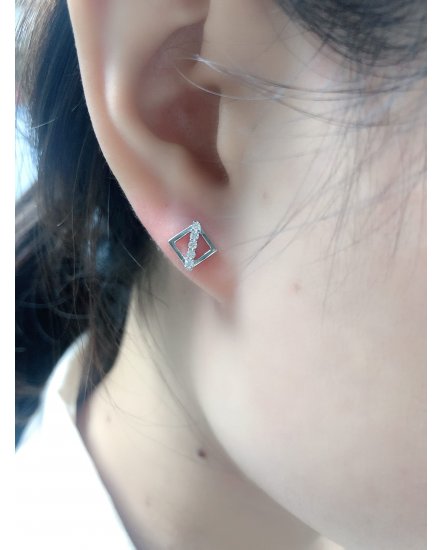 SQUARE DIAMOND STUDS (TE930)