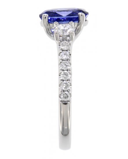OVAL SAPPHIRE DIAMOND RING (TR3149)