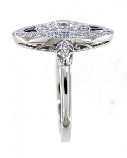OVAL SAPPHIRE DIAMOND RING (TR3759)