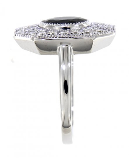 OVAL SAPPHIRE DIAMOND RING (TR3988)