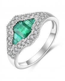 EMERALD CUT DIAMOND RING (TR4129)