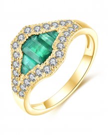 EMERALD CUT DIAMOND RING (TR4129)