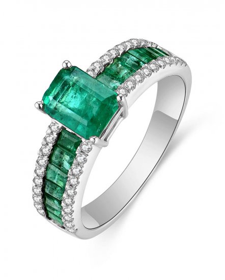 EMERALD CUT DIAMOND RING (TR4606)
