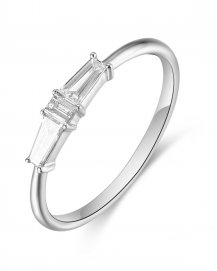 BAGUETTE DIAMOND RING (TR4657)