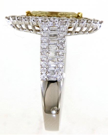 MULTI TONE MARQUISE DIAMOND ENGAGEMENT RING (TR5056)