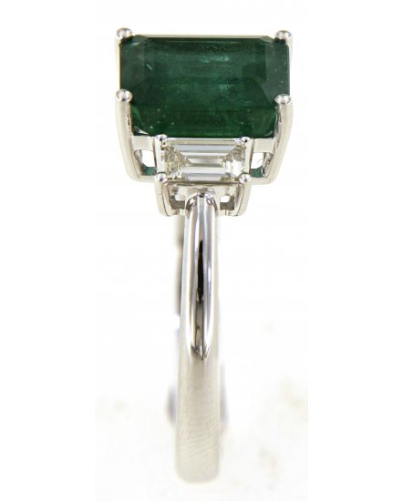 EMERALD CUT DIAMOND RING (TR5217)