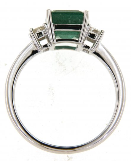 EMERALD CUT DIAMOND RING (TR5217)