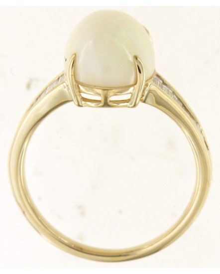 OVAL OPAL DIAMOND RING (TR5783)