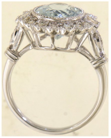 OVAL AQUAMARINE DIAMOND RING (TR6084)