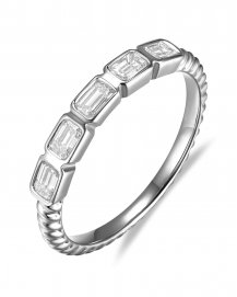 EMERALD CUT DIAMOND BAND (TR6613)